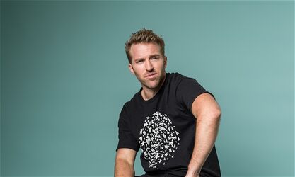 Russel Hicks: Connects (Spojení)